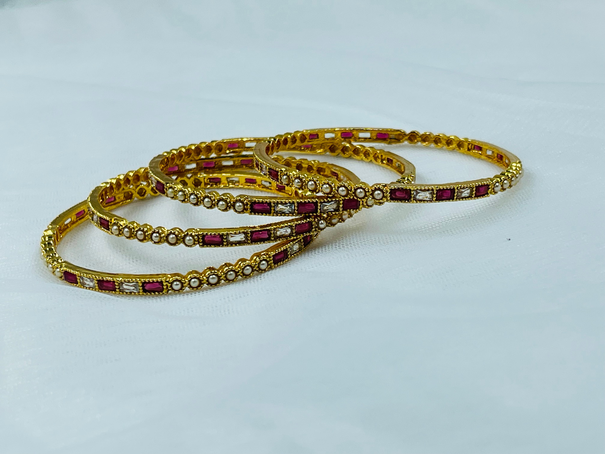Bangles With White Pearl & Red Color